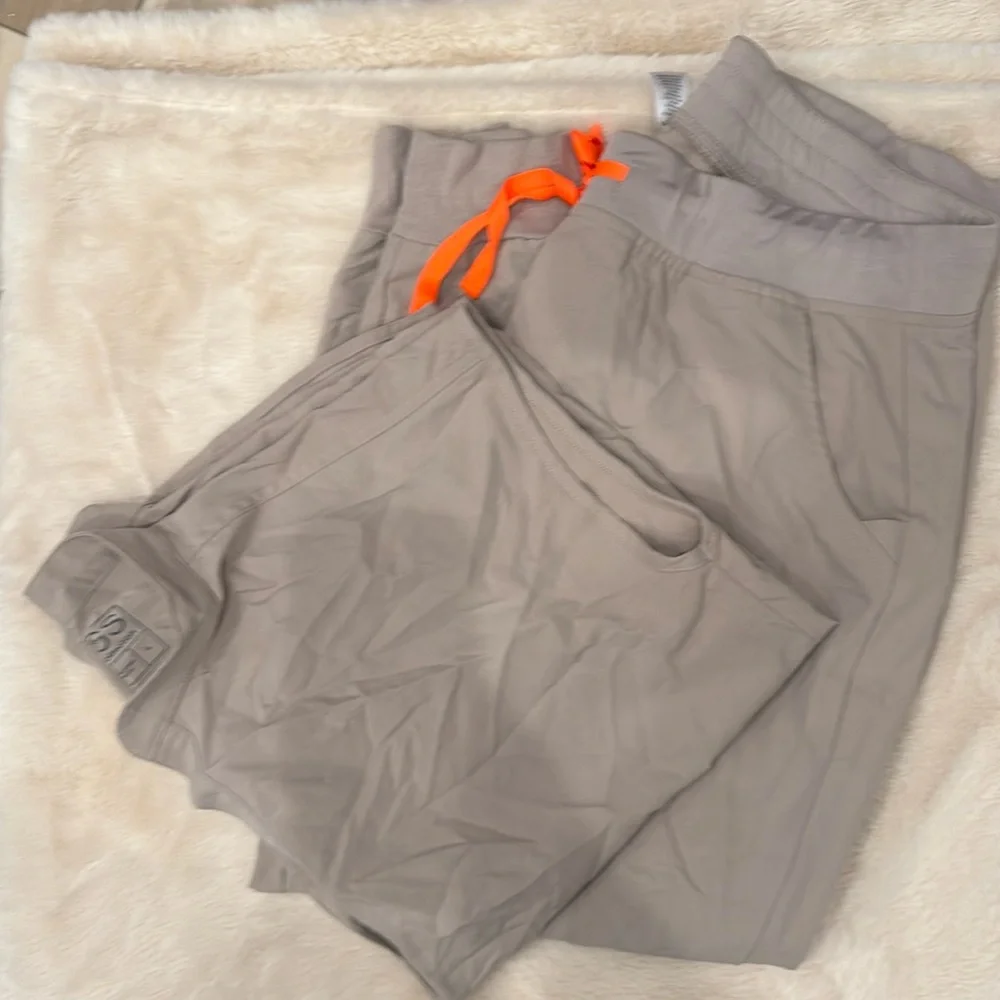 Figs Uniform! Large Tops and XL Bottoms - Picture 1 of 3